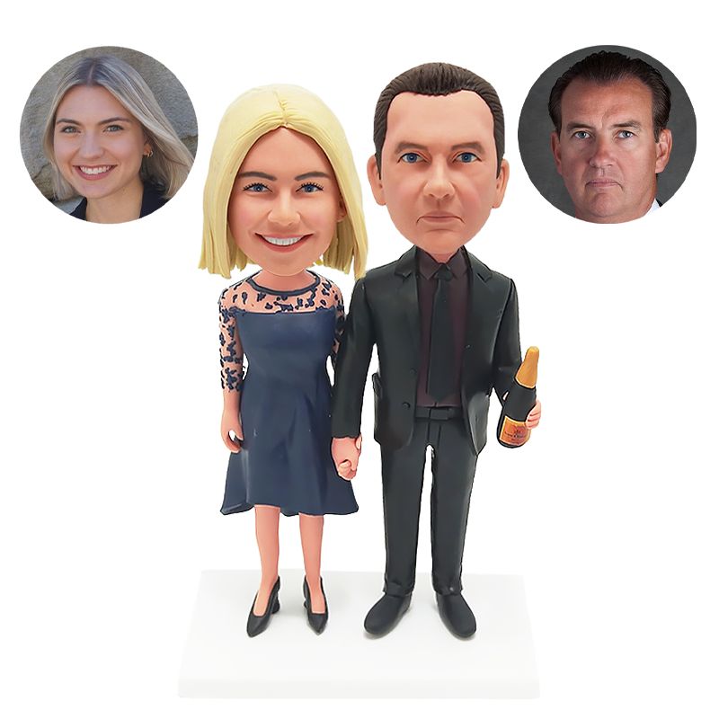 bobblehead custom couple hand in hand with beer