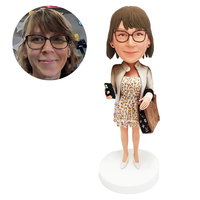 bobblehead custom shopping lady with a bag