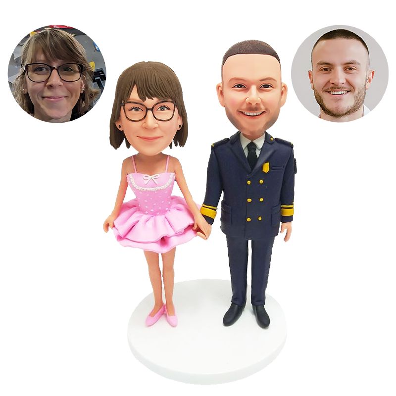 custom bobblehead figurine military couple holding hands