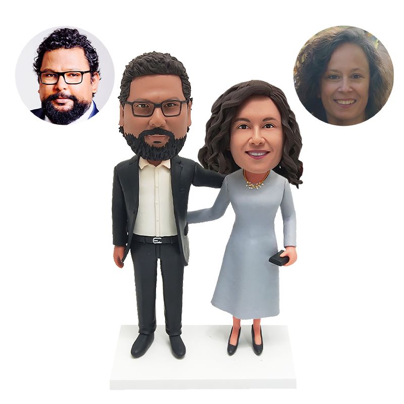personalised bobble head couple with bag