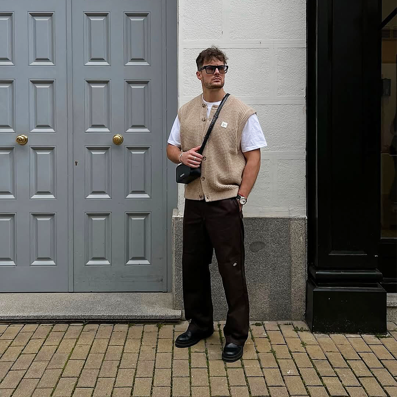 Men's Lightweight Sleeveless Knit Vest Casual & Layering Essential