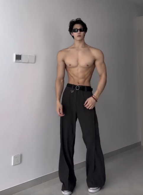 Men's Draped Wide-Leg Cropped Trousers, Trendy High-End Casual Brand, Loose Fit Straight-Leg Pants with a Fashionable Flowing Silhouette