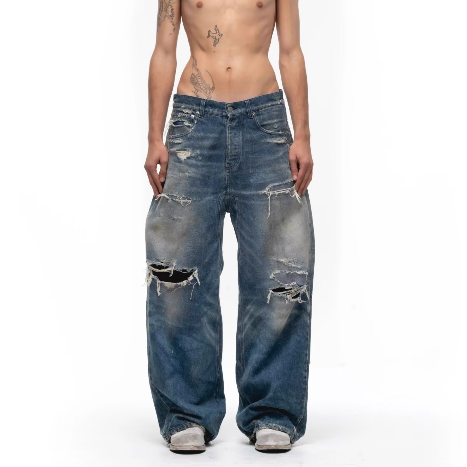 Men’s Vintage American Style Loose Fit Jeans – Distressed Ripped Denim Trousers with Relaxed Draping Silhouette