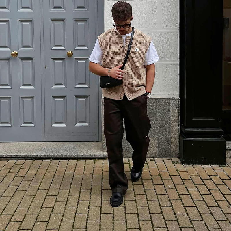 Men's Lightweight Sleeveless Knit Vest Casual & Layering Essential