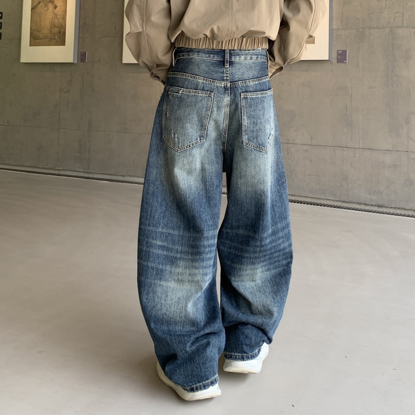 Men’s Gradient Distressed-Effect Jeans – American Retro High-Street Style Loose Fit Scimitar Wide-Leg Denim Pants