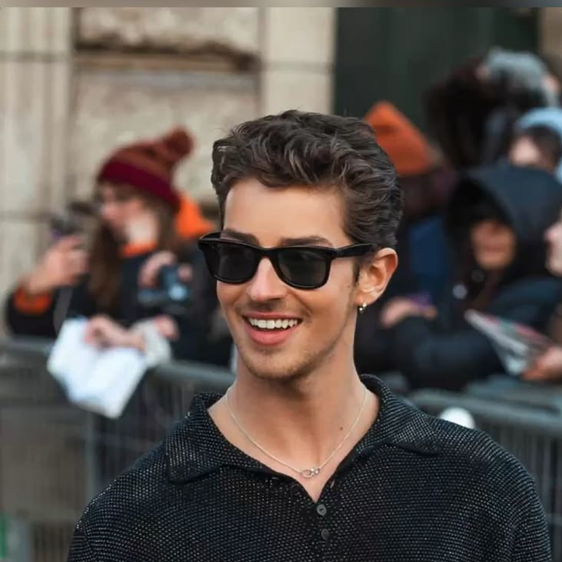 Square UV Protection Sunglasses For Men And Women Lightweight Unisex Classic Sunglasses