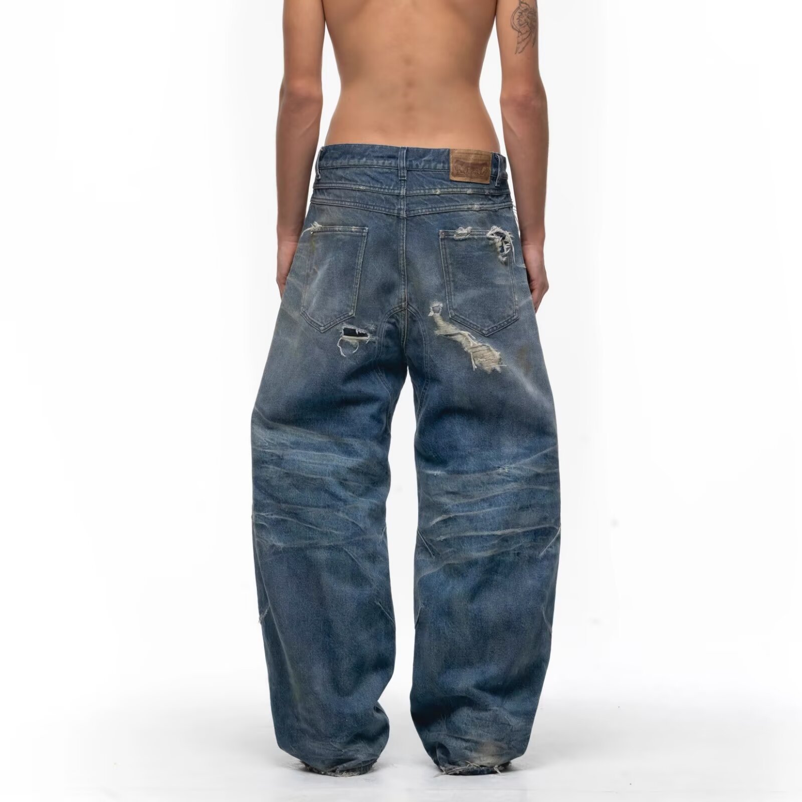 Men’s Vintage American Style Loose Fit Jeans – Distressed Ripped Denim Trousers with Relaxed Draping Silhouette