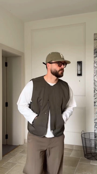 Men's Casual Versatile Layered Sleeveless Vest