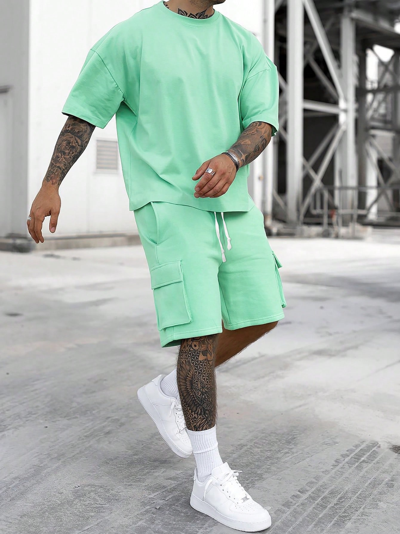 Men's Solid Tee & Cargo Shorts Set