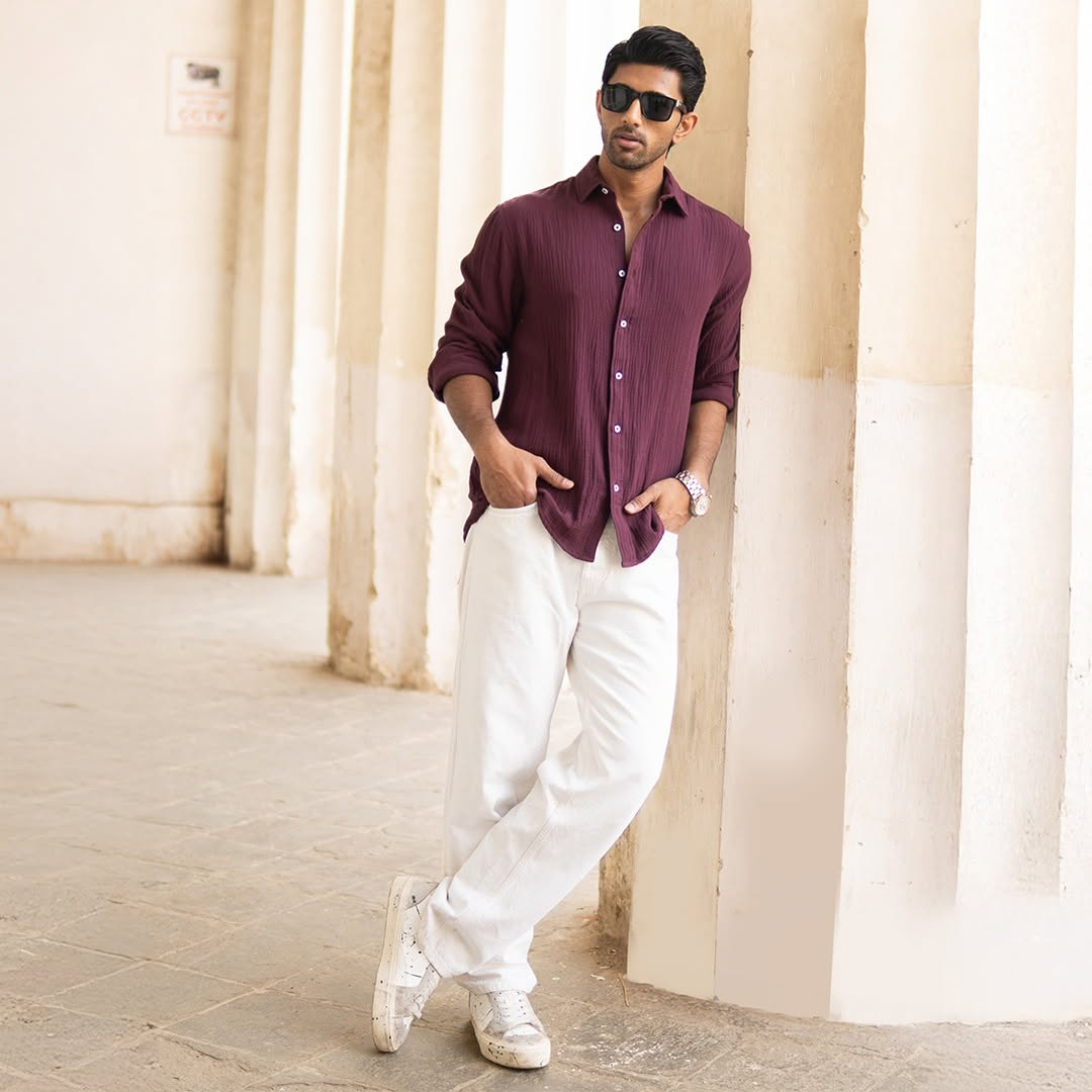 Men's Slim-Fit, Long-Sleeved Shirt Featured In A Versatile Style And S