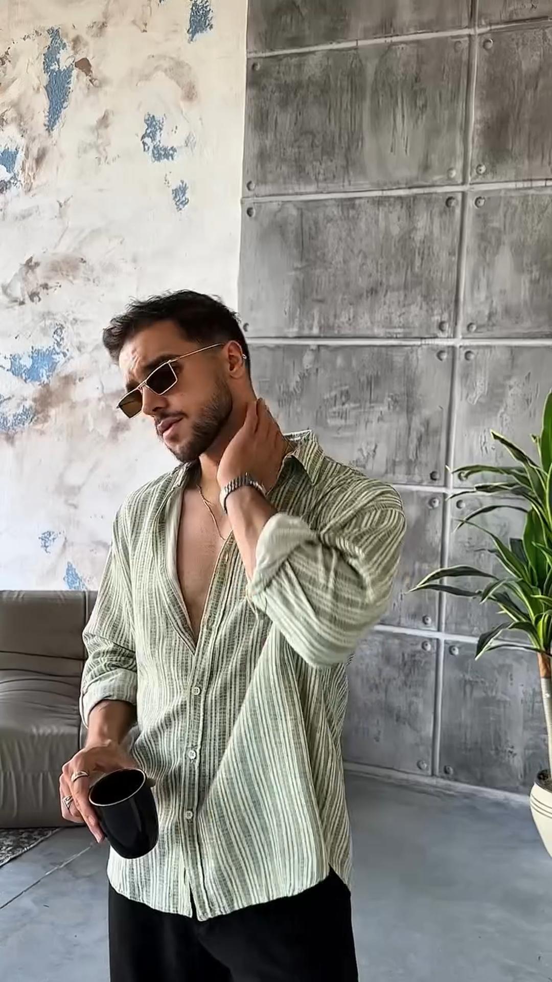 Men's Loose Versatile Striped Shirt