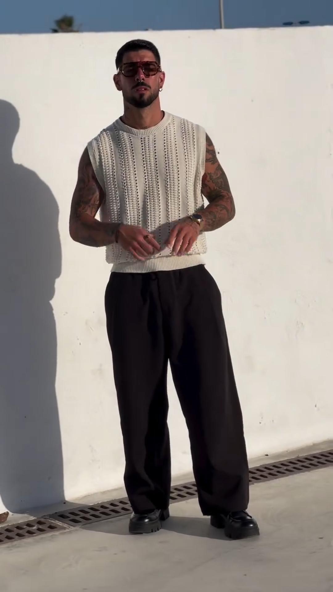 Summer Men's New Solid Color Sweater Fashion Men's Sleeveless Tops Hollow Breathable Round Neck Casual Vest