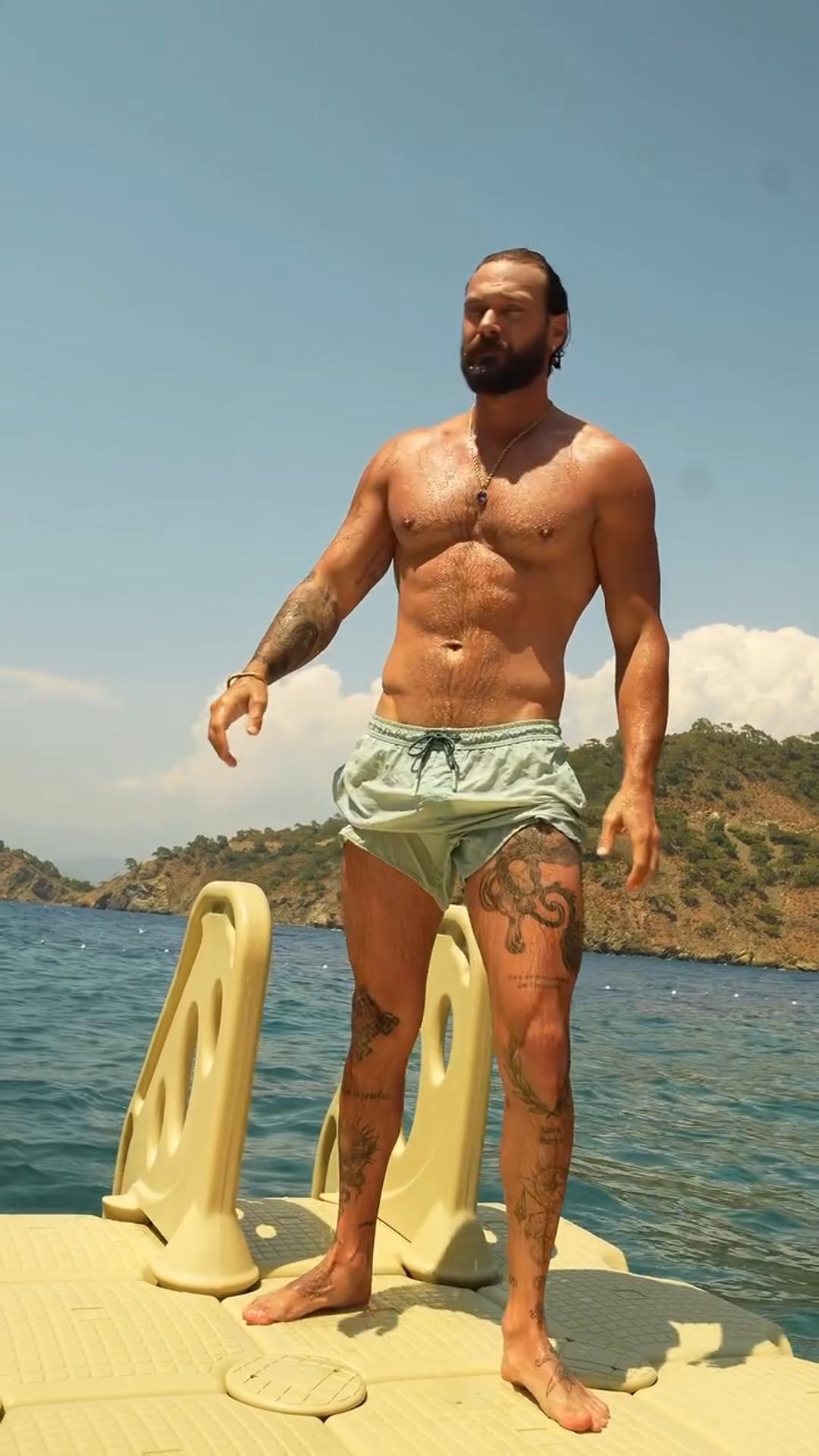 Men's Beach Shorts Fashion Sports Quick Dry Shorts