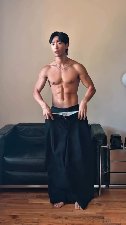 Men's Quick-Dry Casual Pants – Symmetrical Pleated Design, Loose Breathable Wide-Leg Trousers, Relaxed Streetwear Style