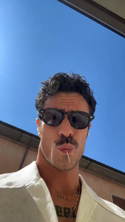 Men's Linen Shirt Long Sleeve, Relaxed Fit Breathable Button Down Shirt for Summer, Casual Beach Resort Wear & Versatile Cover-Up