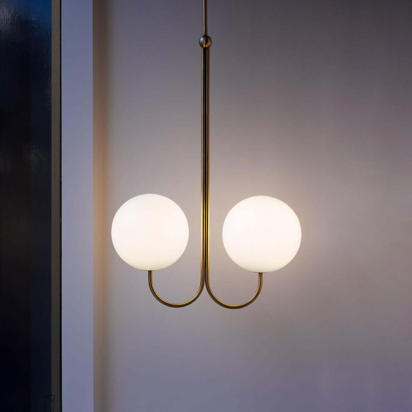 Mirelent Elegante Hängeleuchte aus Metall und Glas-Las Sola