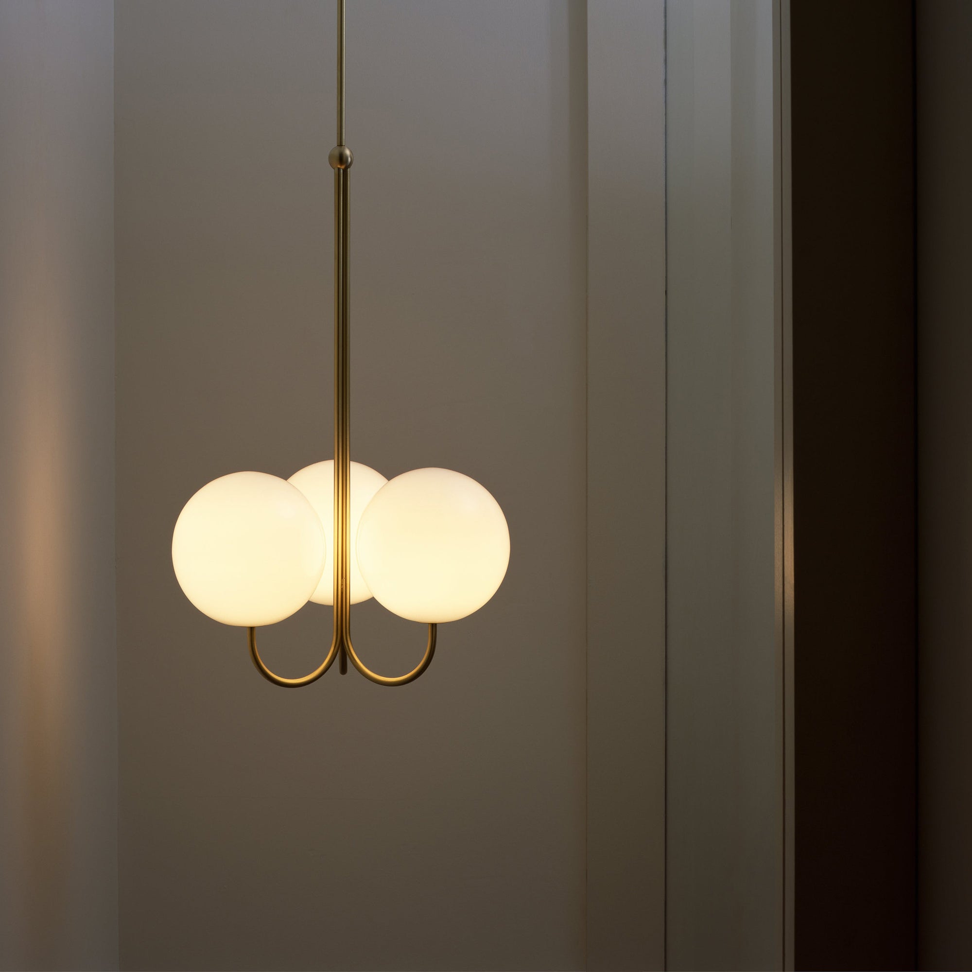 Mirelent Elegante Hängeleuchte aus Metall und Glas-Las Sola