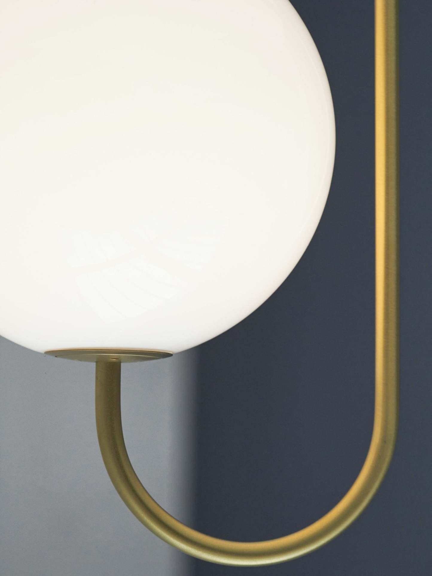 Mirelent Elegante Hängeleuchte aus Metall und Glas-Las Sola