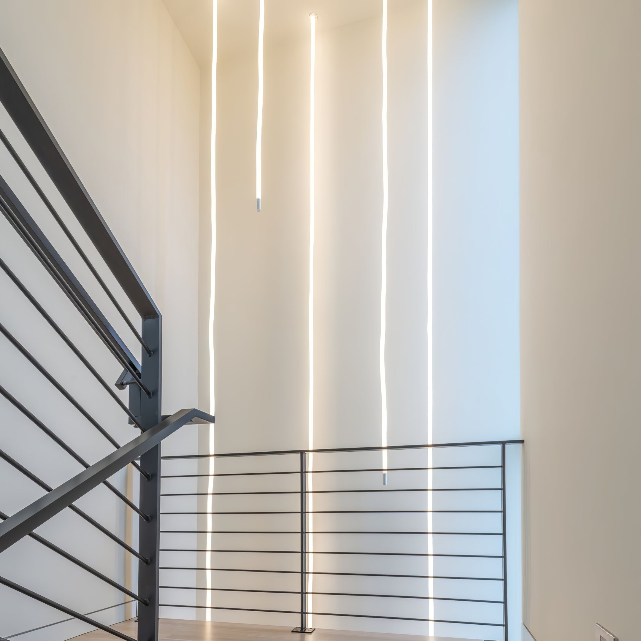 Solara Pendelleuchte Flexible Kurve Silikon Messing-Las Sola