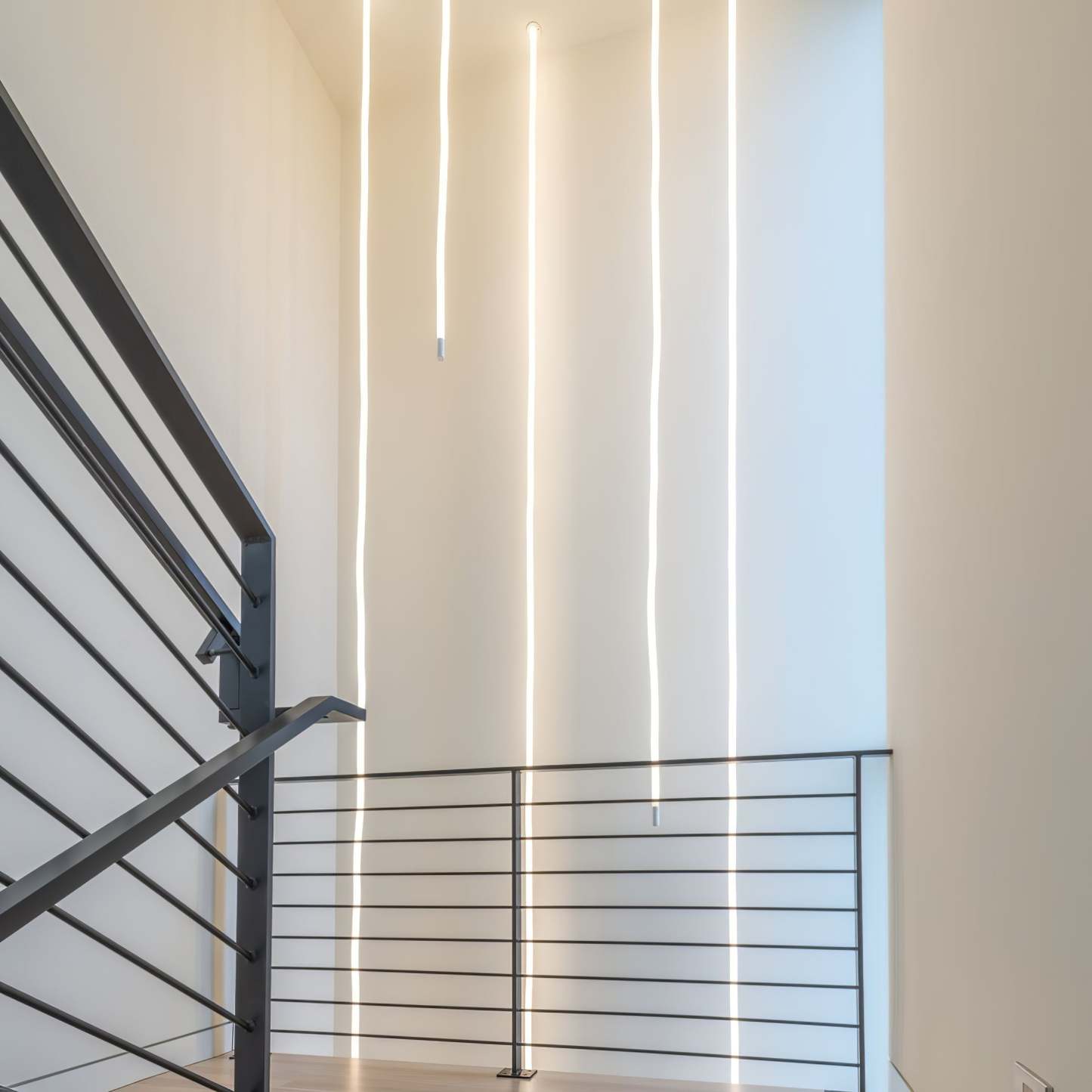 Solara Pendelleuchte Flexible Kurve Silikon Messing-Las Sola