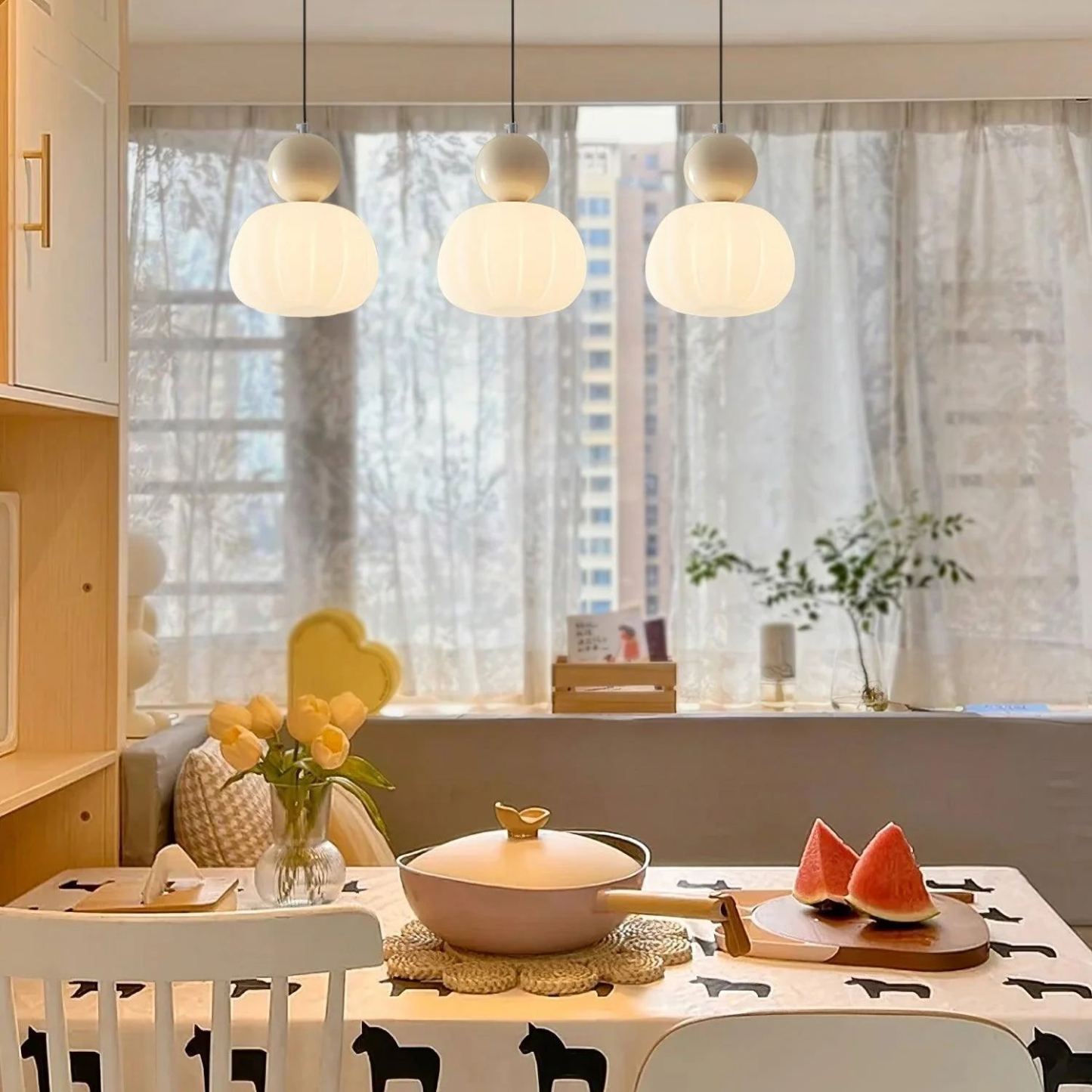 Modern pendant lights in dining room, Lassola lighting