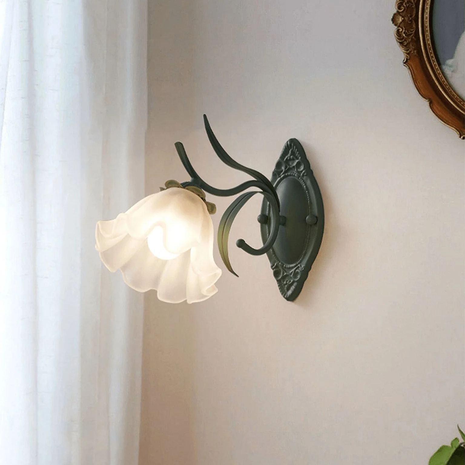 Carins Modern Cottage Flower Metal Wall Light Bedroom Hallway Bathroom
