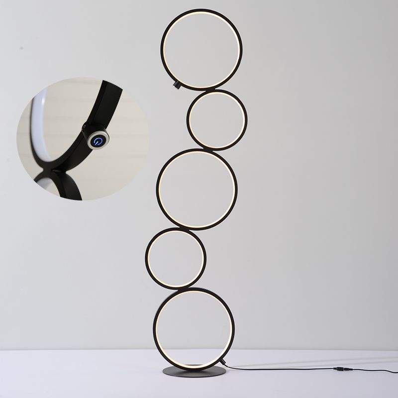 Arisha Scandinavische Moderne Ring Staande Lamp, Zwart/Wit, Woonkamer