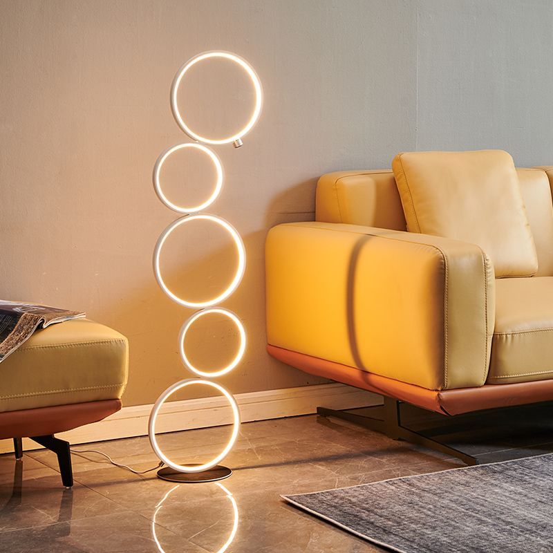 Arisha Scandinavische Moderne Ring Staande Lamp, Zwart/Wit, Woonkamer