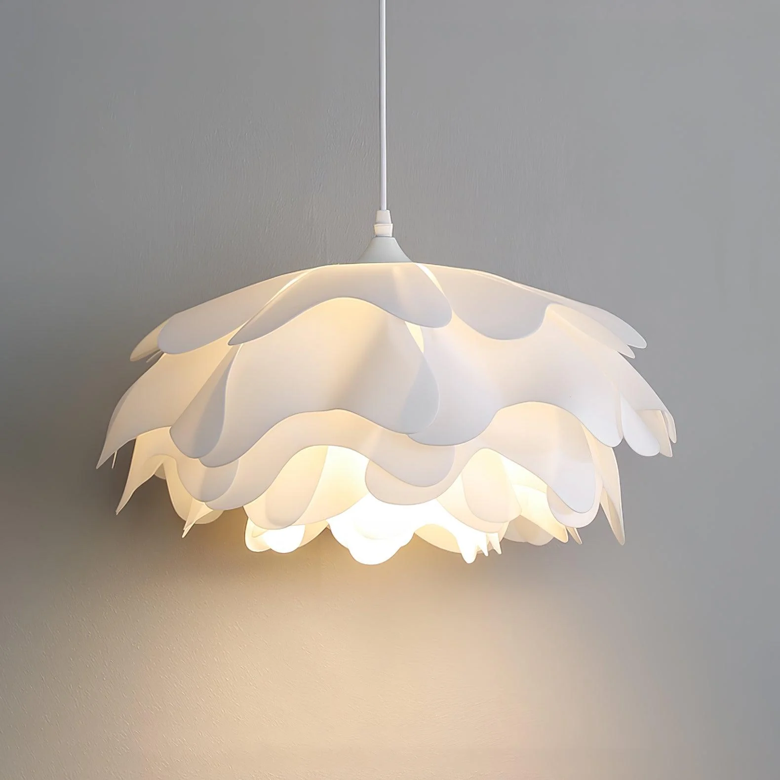 Renée Modern Flower Shaped Pendant Light Bedroom Dining Living Room
