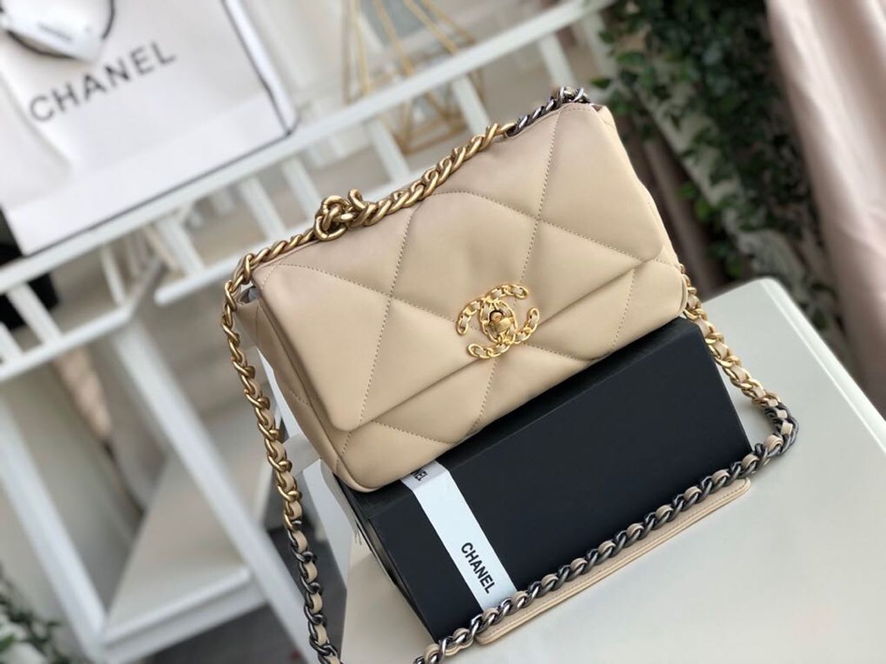 CHL 19 Flap Bag Beige For Women 10.1in/26cm