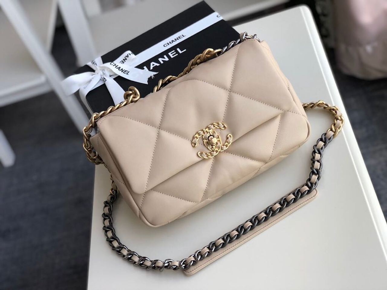 CHL 19 Flap Bag Beige For Women 10.1in/26cm