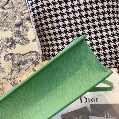 DI 30 Montaigne Chained Bag Deep Mint Green Box For Women 24cm/9in CD