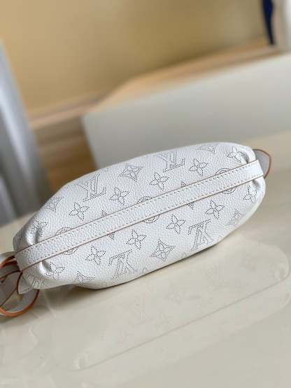 LV Scala Mini Pouch White For Women,  Shoulder And Crossbody Bags 9.1in/23cm LV M80410