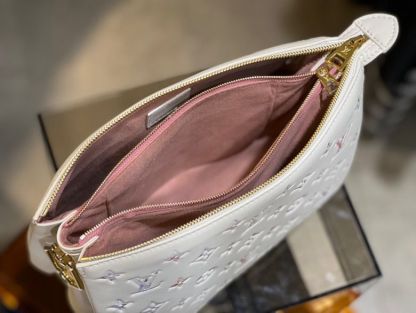 LV Coussin PM Puffy White For Women,  Shoulder And Crossbody Bags 10.2n/26cm LV M21209