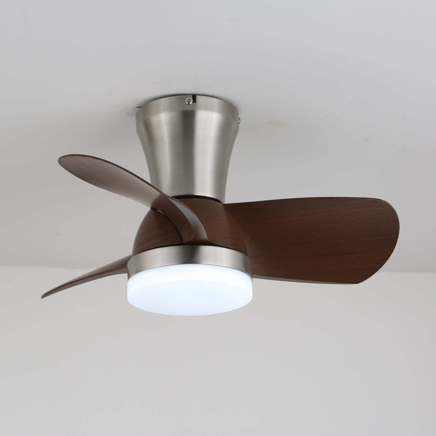 Plafonnier Ventilateur Moderne en Bois Deynor - Neutralighting