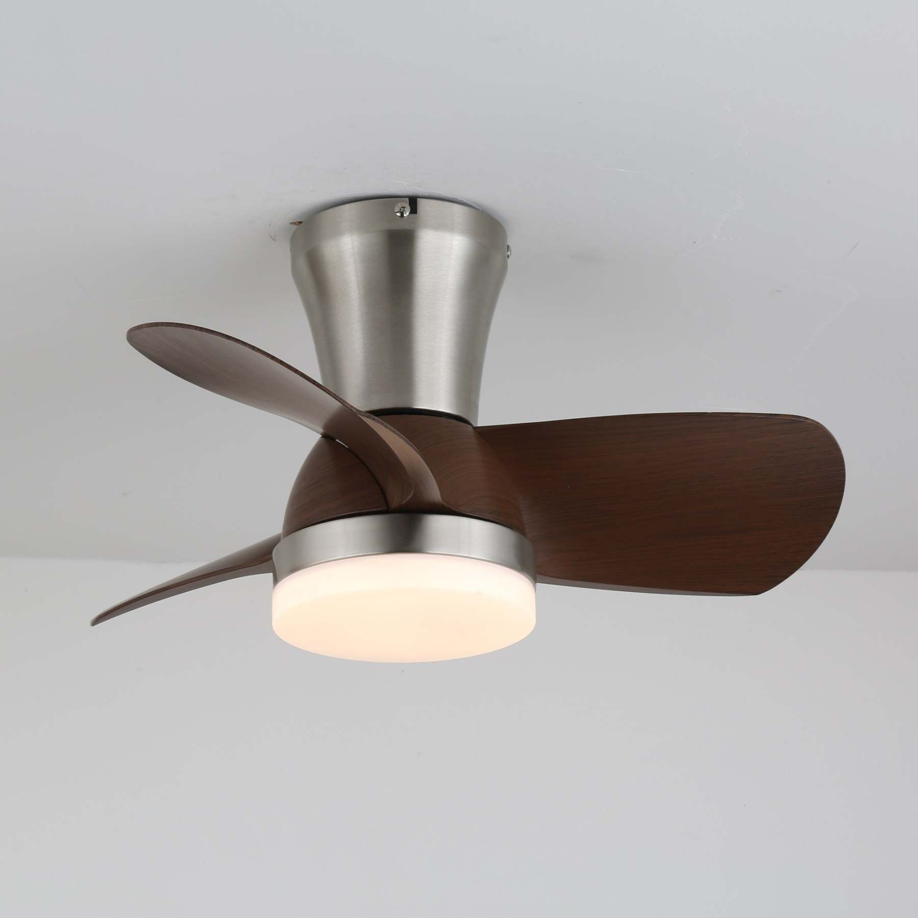 Plafonnier Ventilateur Moderne en Bois Deynor - Neutralighting