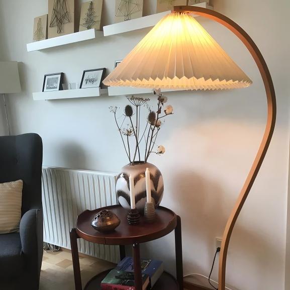 Hakka Nami Floor Lamp