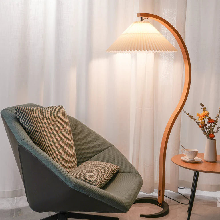 Hakka Nami Floor Lamp