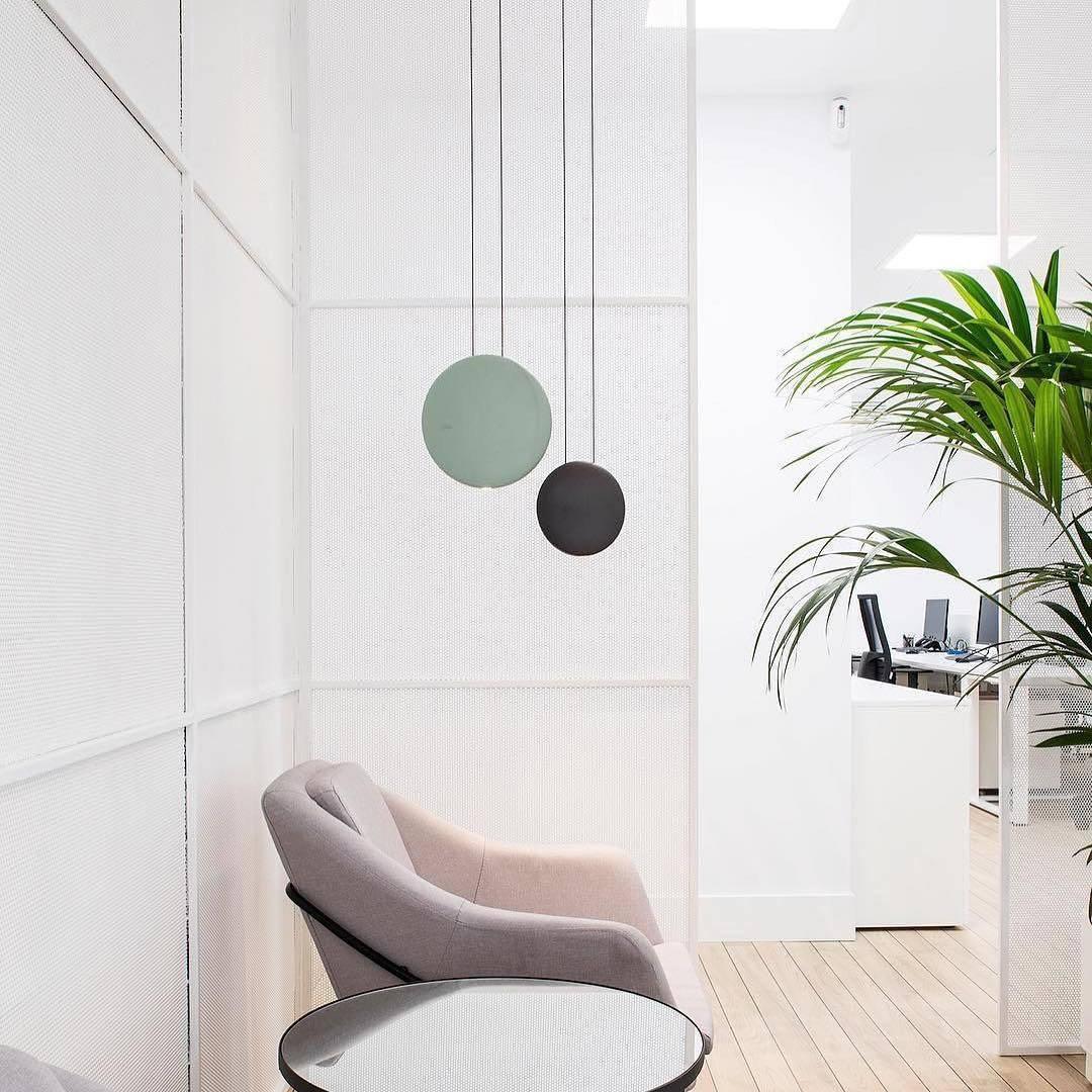 Zaid Ronde LED Suspension Noir Blanc Résine Métal Salon Chambre
