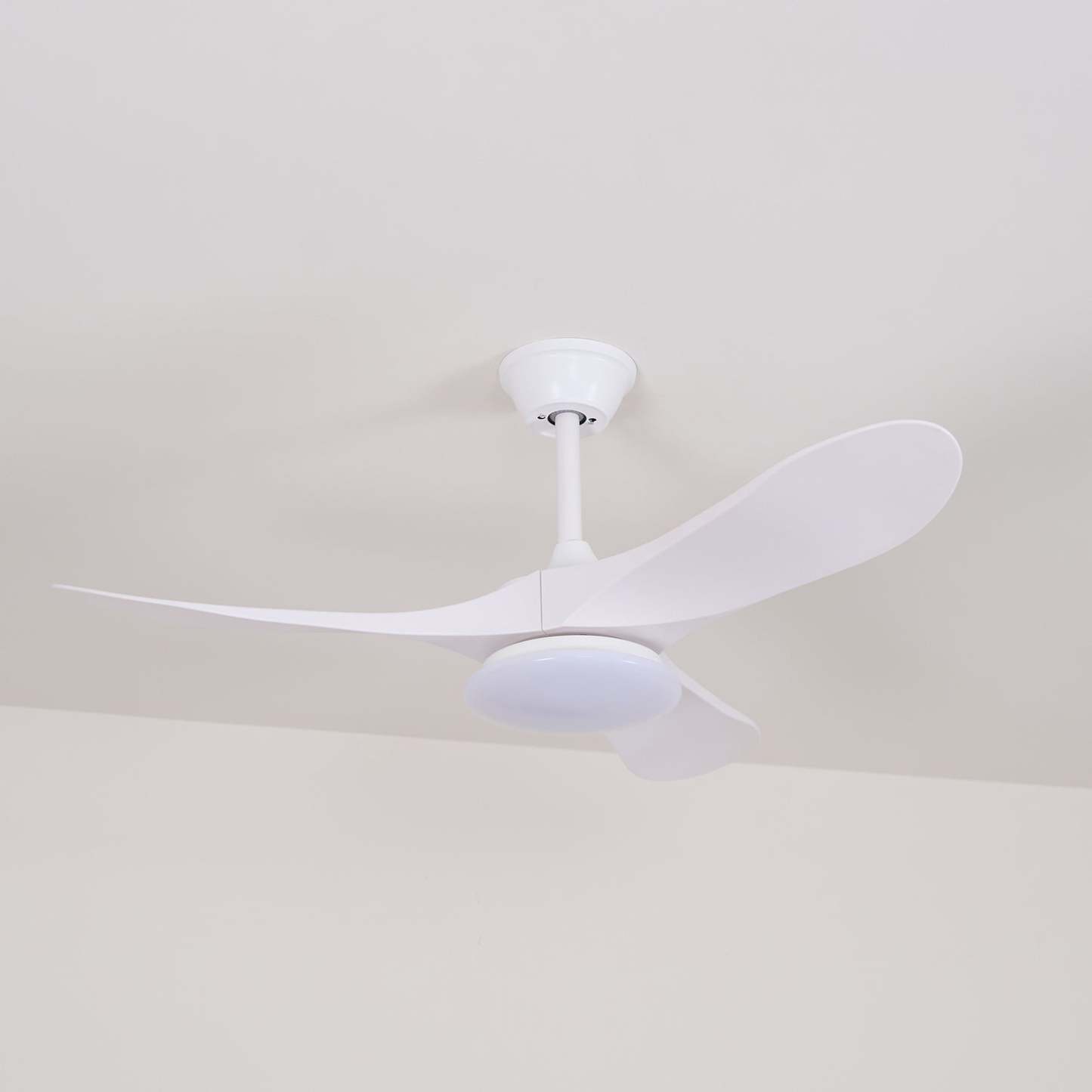 Plafonnier ventilateur moderne en bois Velix - Neutralighting