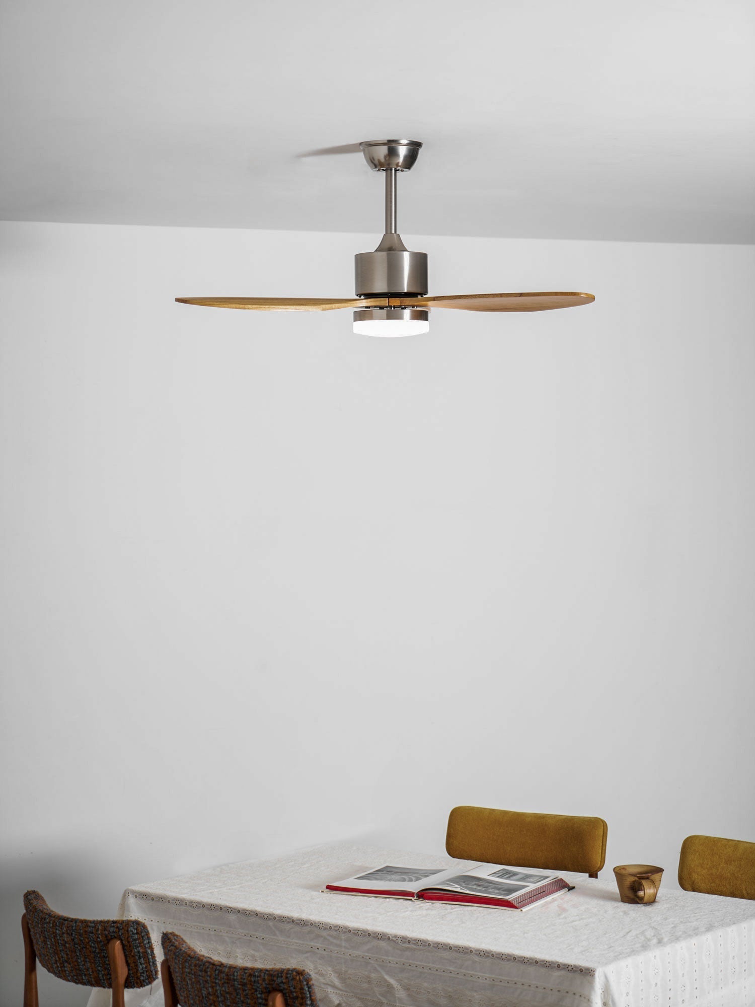 Ventilateur de plafond HushGlow avec lumière - Neutralighting