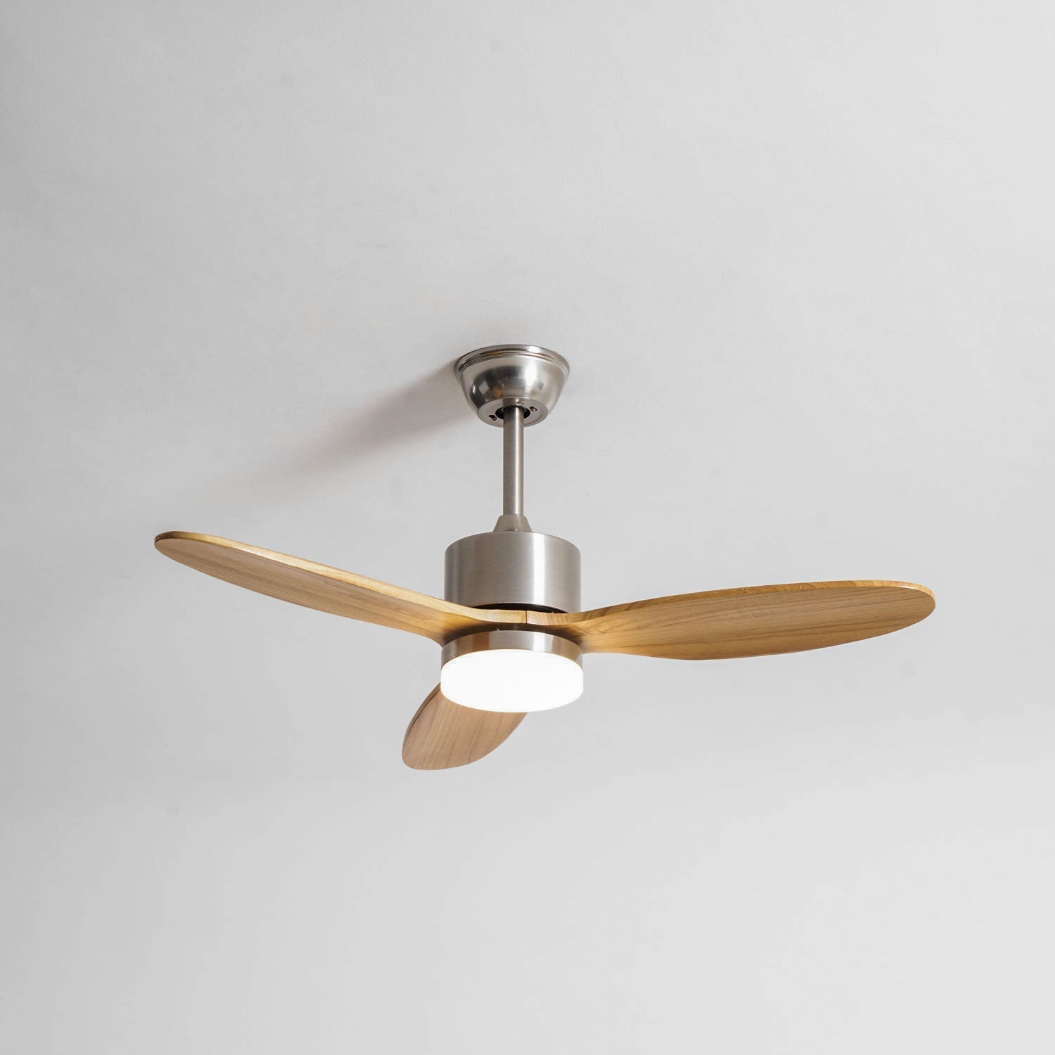 Ventilateur de plafond HushGlow avec lumière - Neutralighting