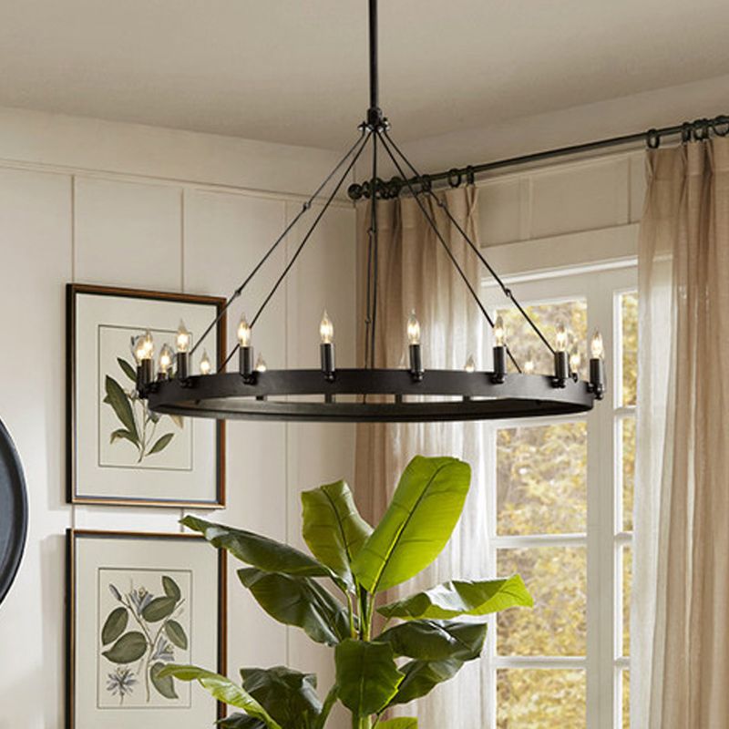 Round candle pendant light in dining room | Las Sola