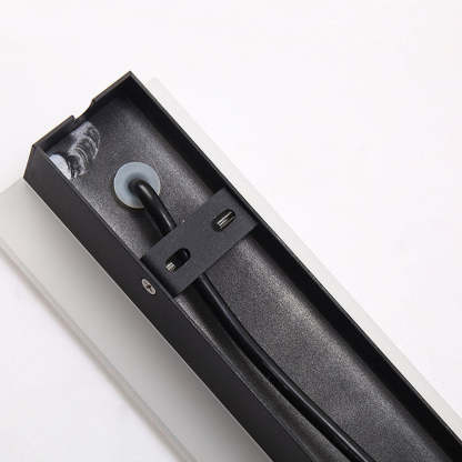 Orr Minimalist linear Metal Outdoor Wall Lamp, Black