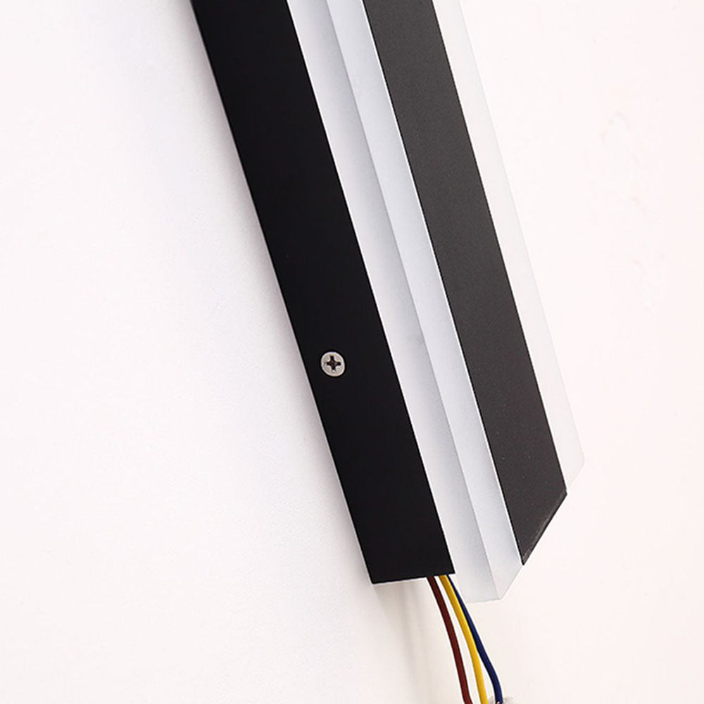 Orr Minimalist linear Metal Outdoor Wall Lamp, Black