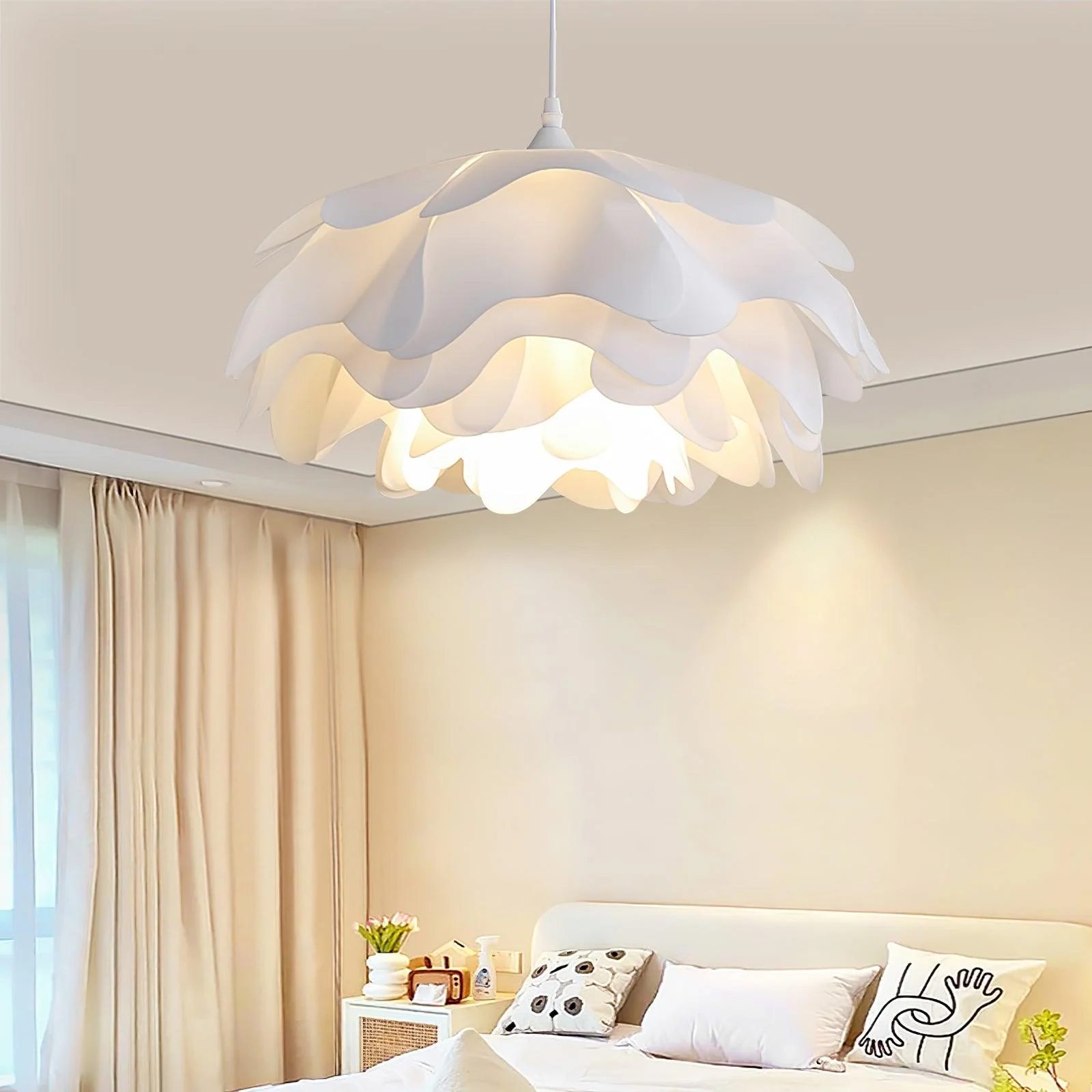 Renée Modern Flower Shaped Pendant Light Bedroom Dining Living Room