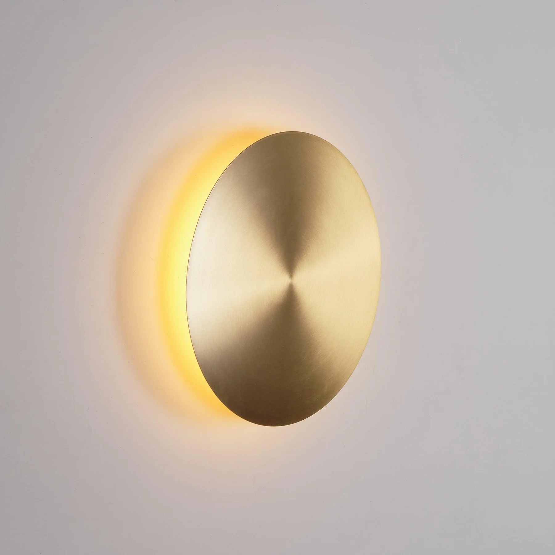 Edge Modern Round Brass Metal Wall Light Bathroom Living Room