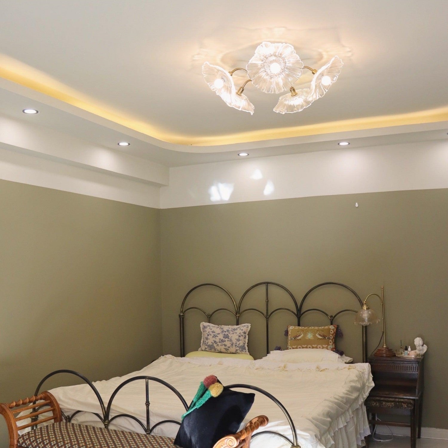 Hailie Modern Flower Ceiling Light Metal Glass Bedroom