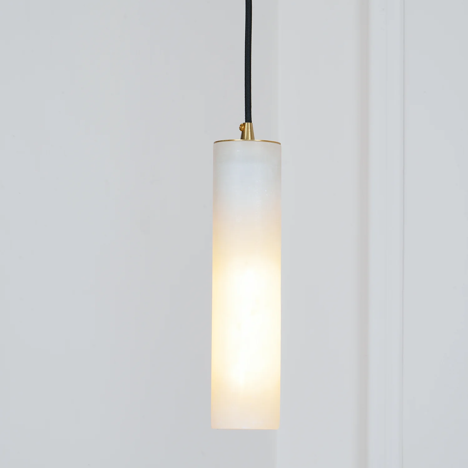 Hailie Modern Metal Alabaster Pendant Light Dining Room Kitchen