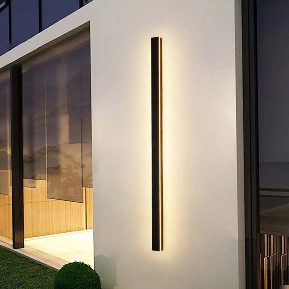 Minimalist Linear Metal Outdoor Wall Lamp Black Garden | Las Sola